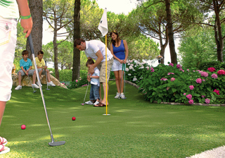 Family at Marina di Venezia Adventure Golf