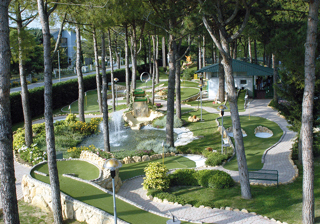 Overview of the Adventure Golf at Marina di Venezia