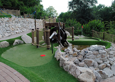 Water wheel golf obstacle